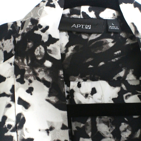 Apt. 9 ladies blouse size large black and white - Picture 6 of 6